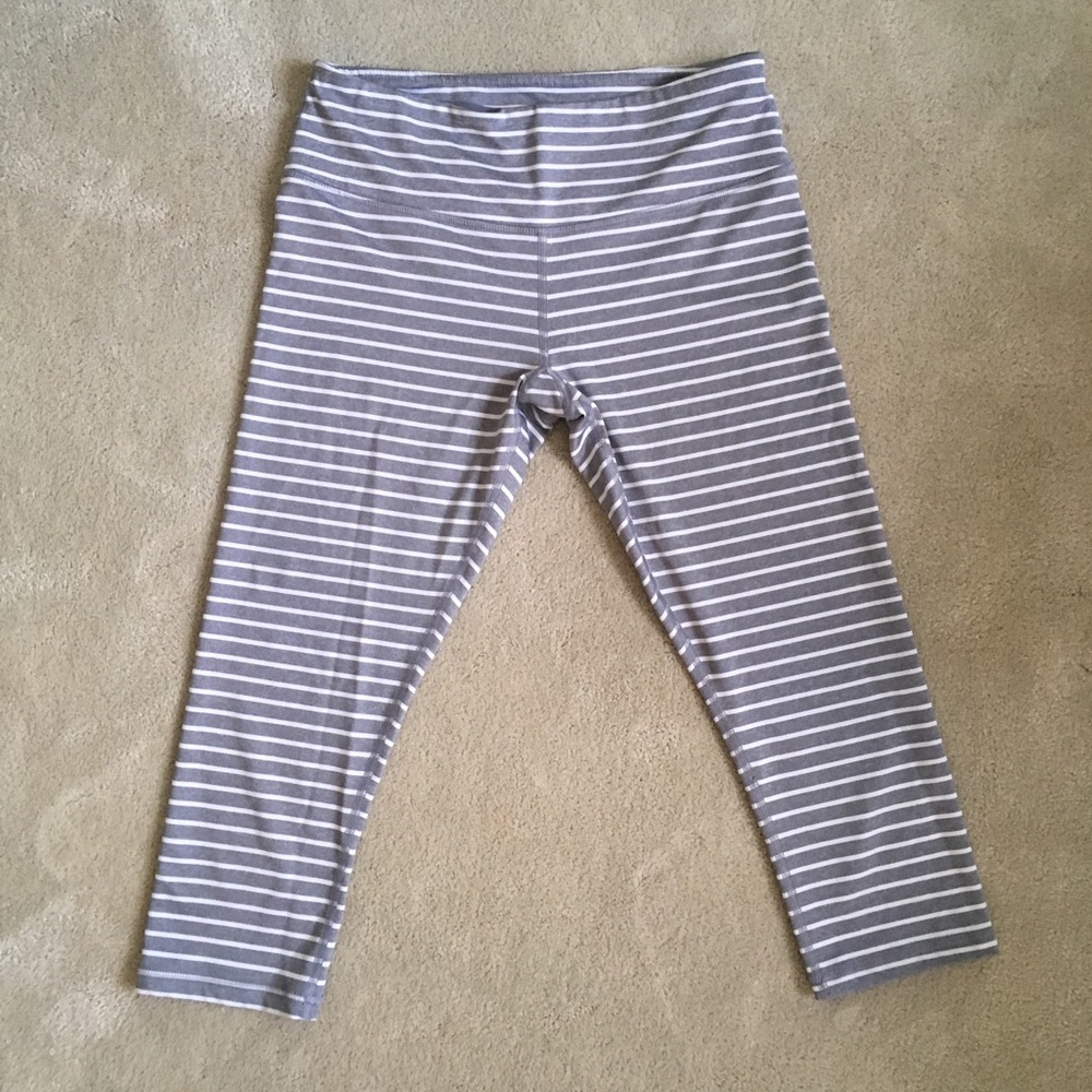 Flattering crop leggings